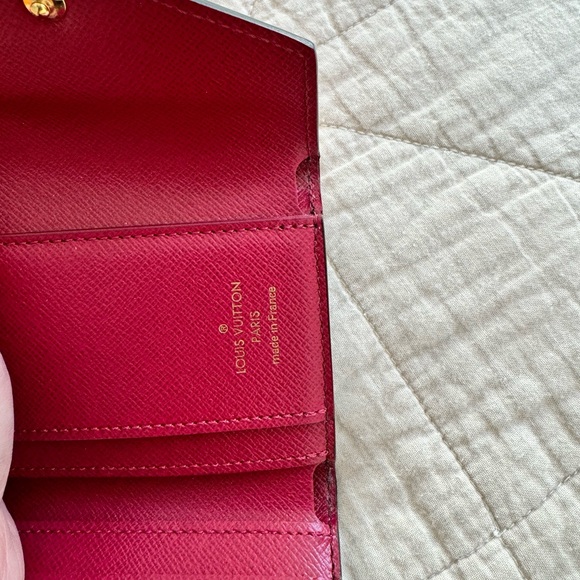 Authentic Louis Vuitton Wallet in Monogram / Fuchsia. - Picture 6 of 6